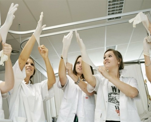 Ik vind de zorg een onveilig werkklimaat voor jonge vrouwen